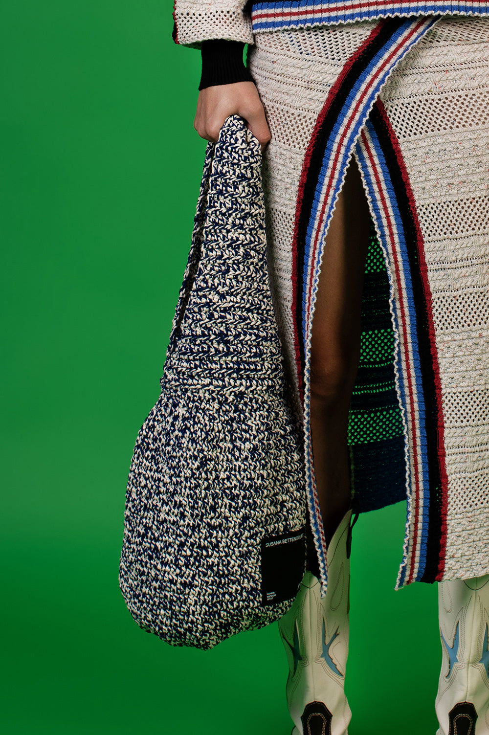 TUCK STRUCTURED KNITWEAR SKIRT IN BEJE WITH FRONT SLIT image 2