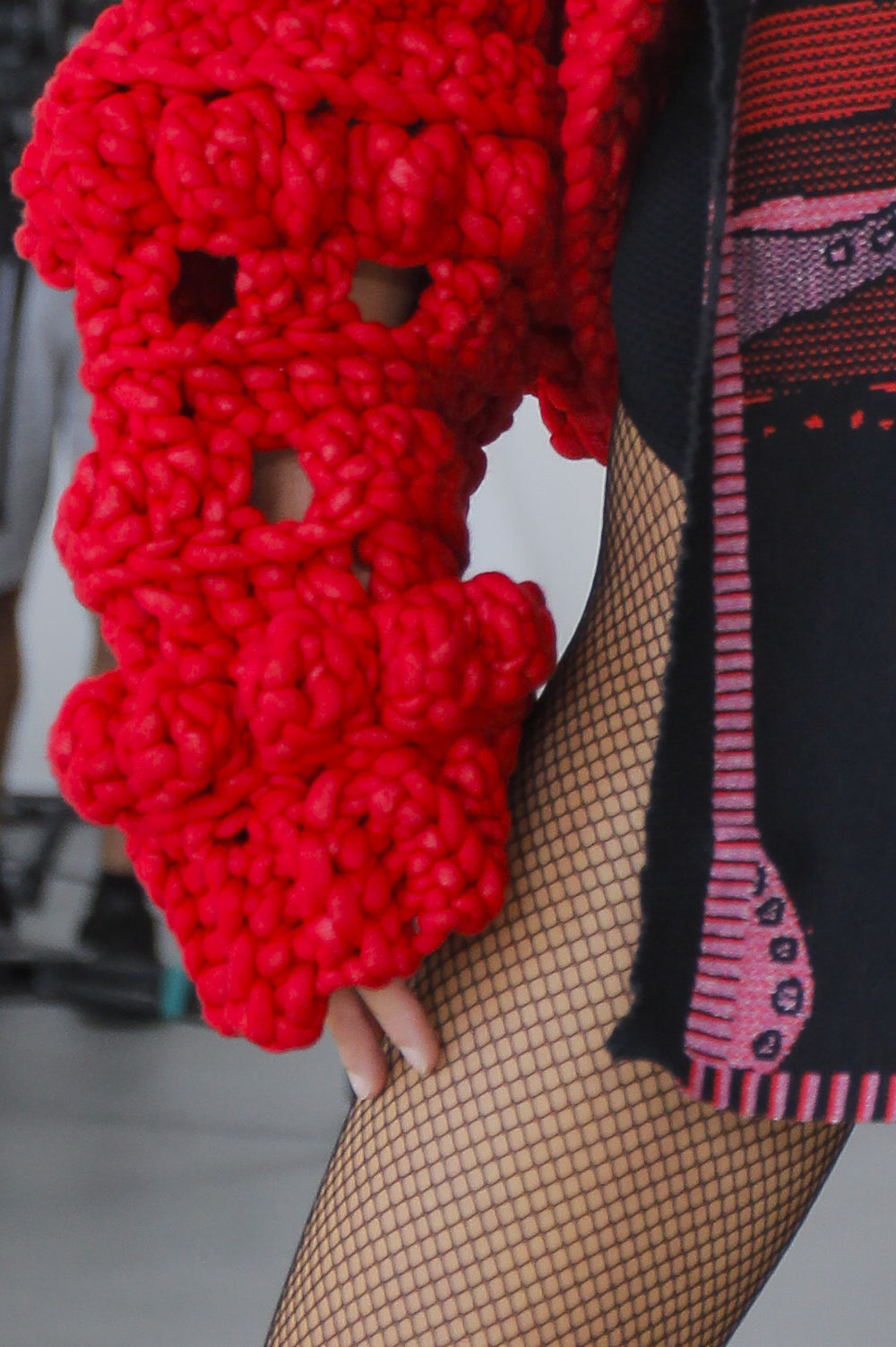 HALF KNITWEAR JACQUARD AND HALF CROCHET TUNIC IN BLACK, PINK AND RED image 1