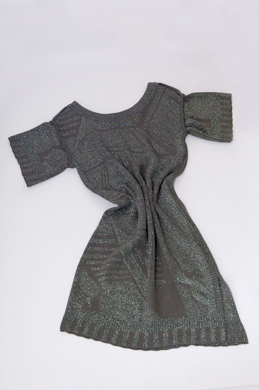 Knitwear Jacquard short sleeve DRESS in shiny grey image 2