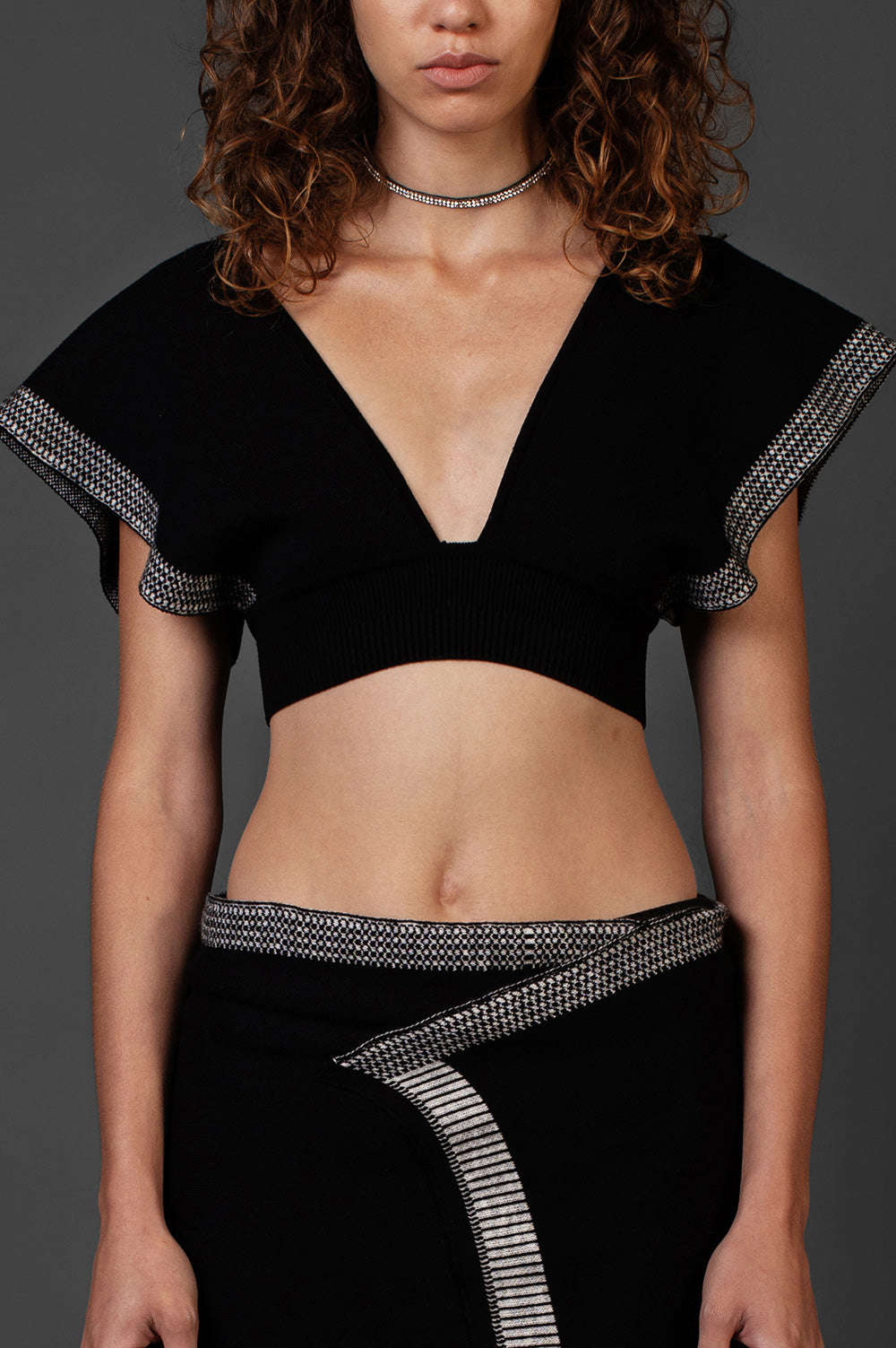 KNITWEAR JACQUARD TOP IN BLACK WITH V-NECK image 1