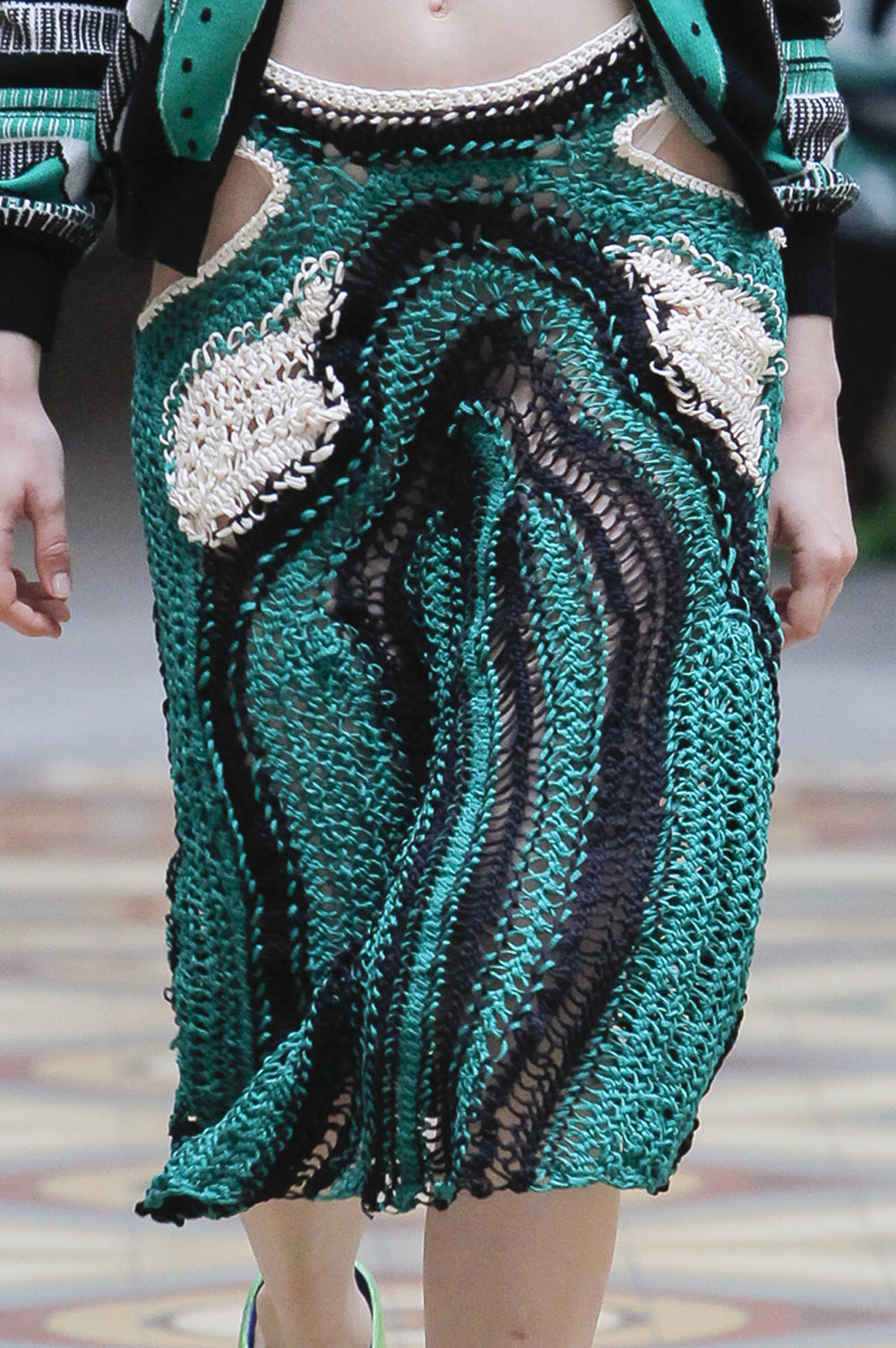 U-PIN CROCHET SKIRT MADE BY HAND image 1