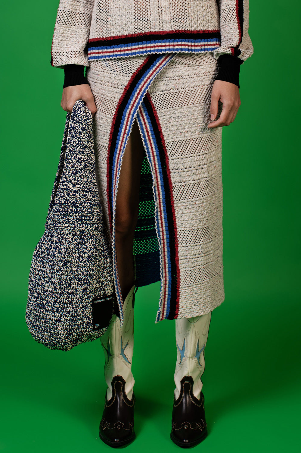 TUCK STRUCTURED KNITWEAR SKIRT IN BEJE WITH FRONT SLIT image 1