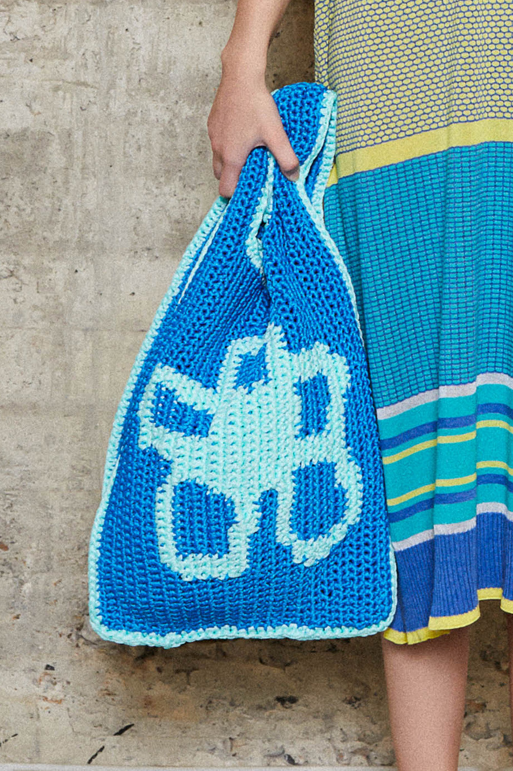 retangular blue flower crochet bag image 0