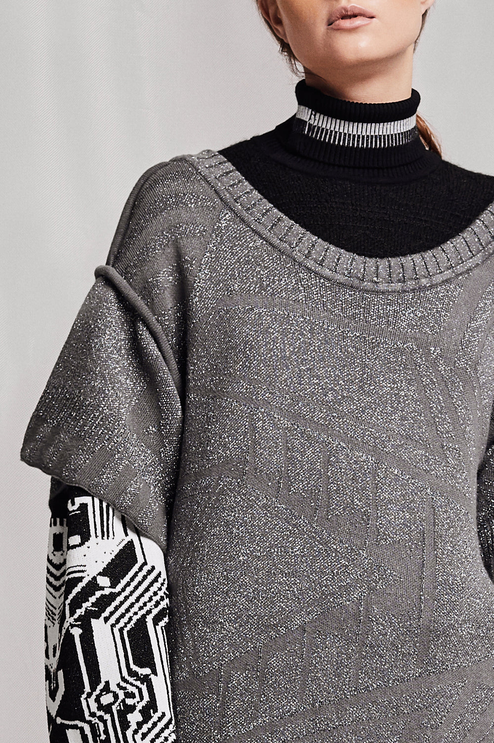 Knitwear Jacquard short sleeve DRESS in shiny grey image 1