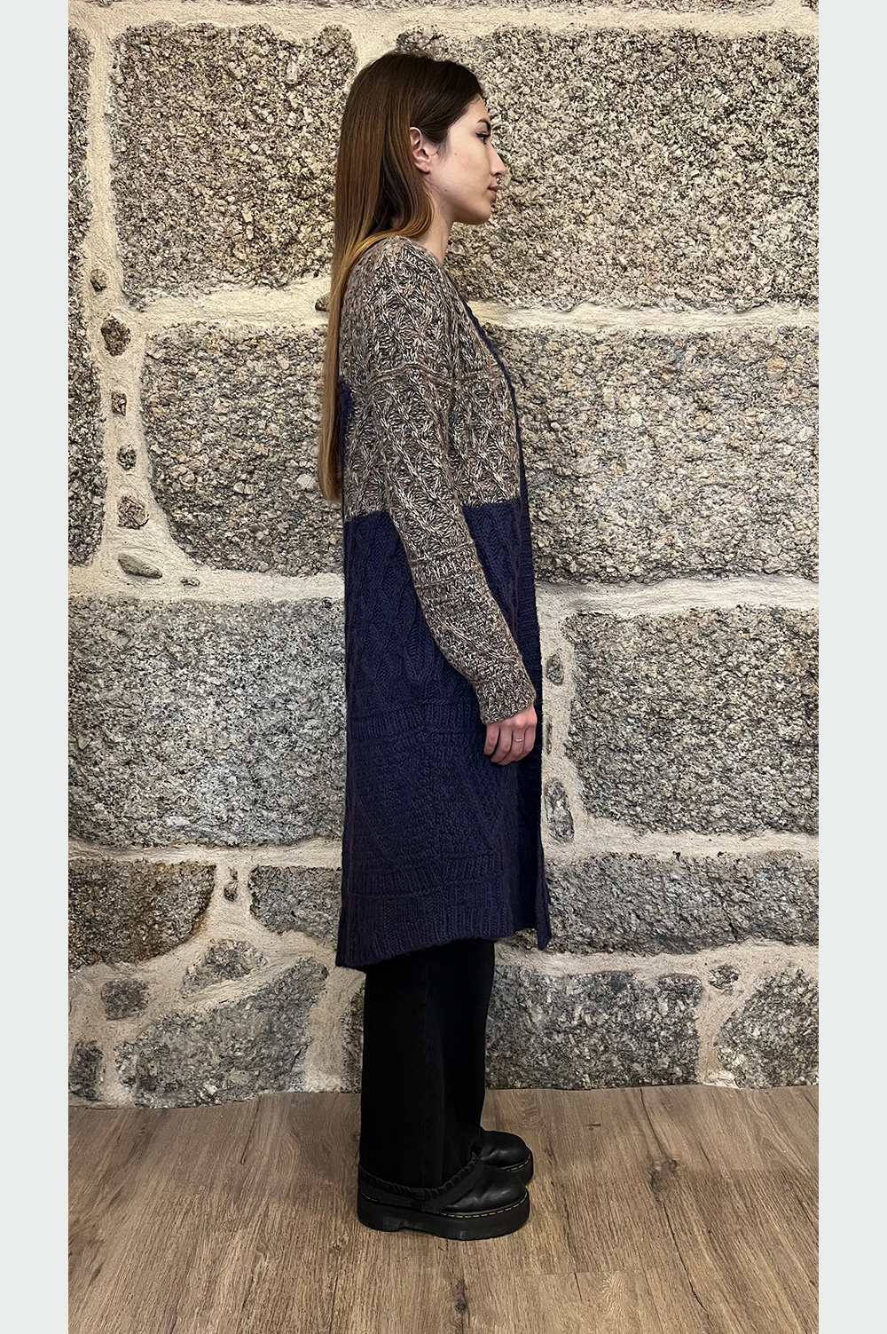 Assymetrix knit jacket with long sleeves in dark blue and brown image 3
