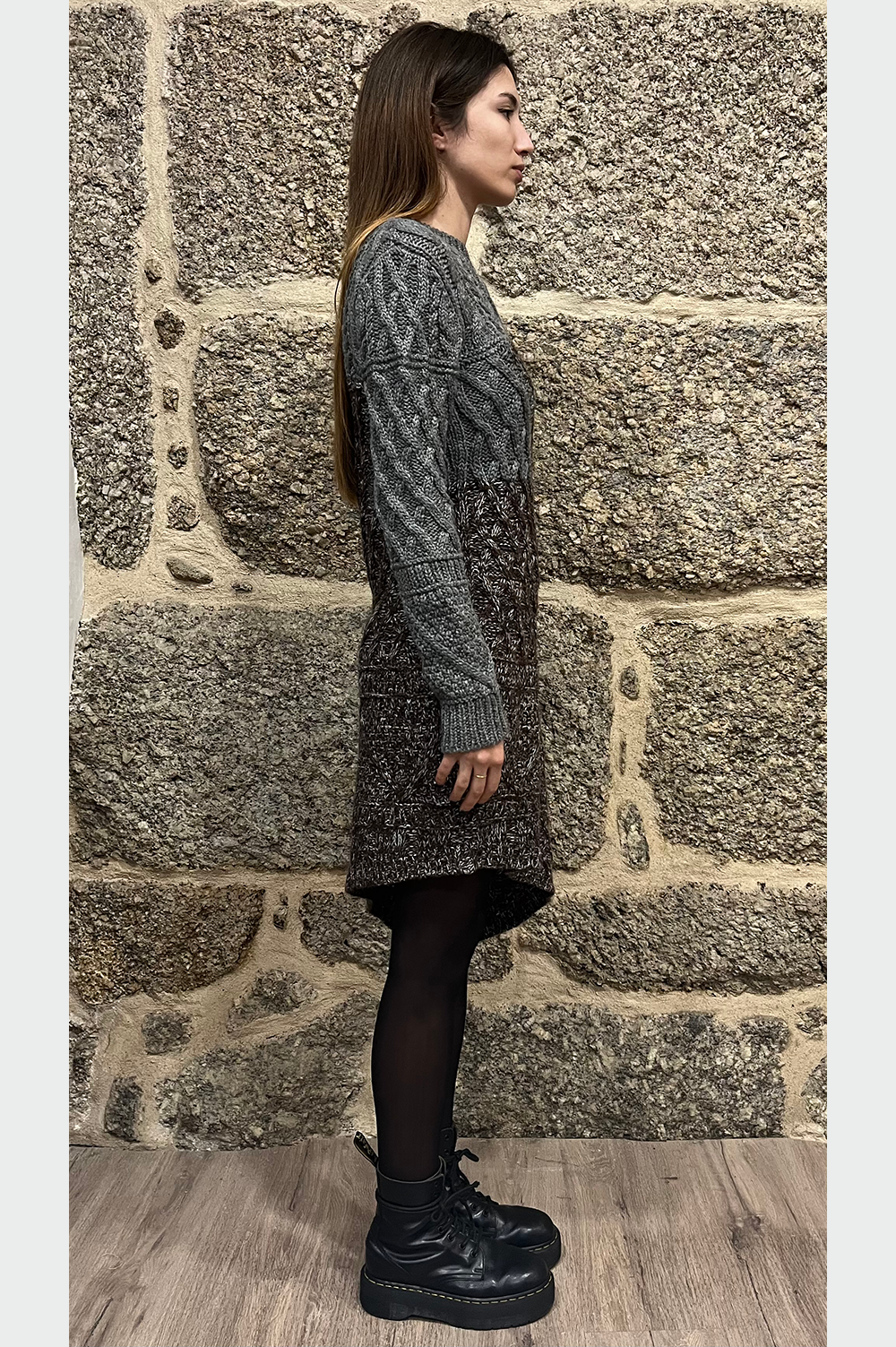 Assymetrix knit dress with long sleeves in grey and brown image 3