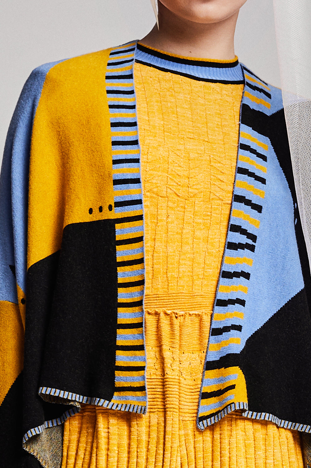 JACQUARD KNITWEAR SHORT KIMONO image 1