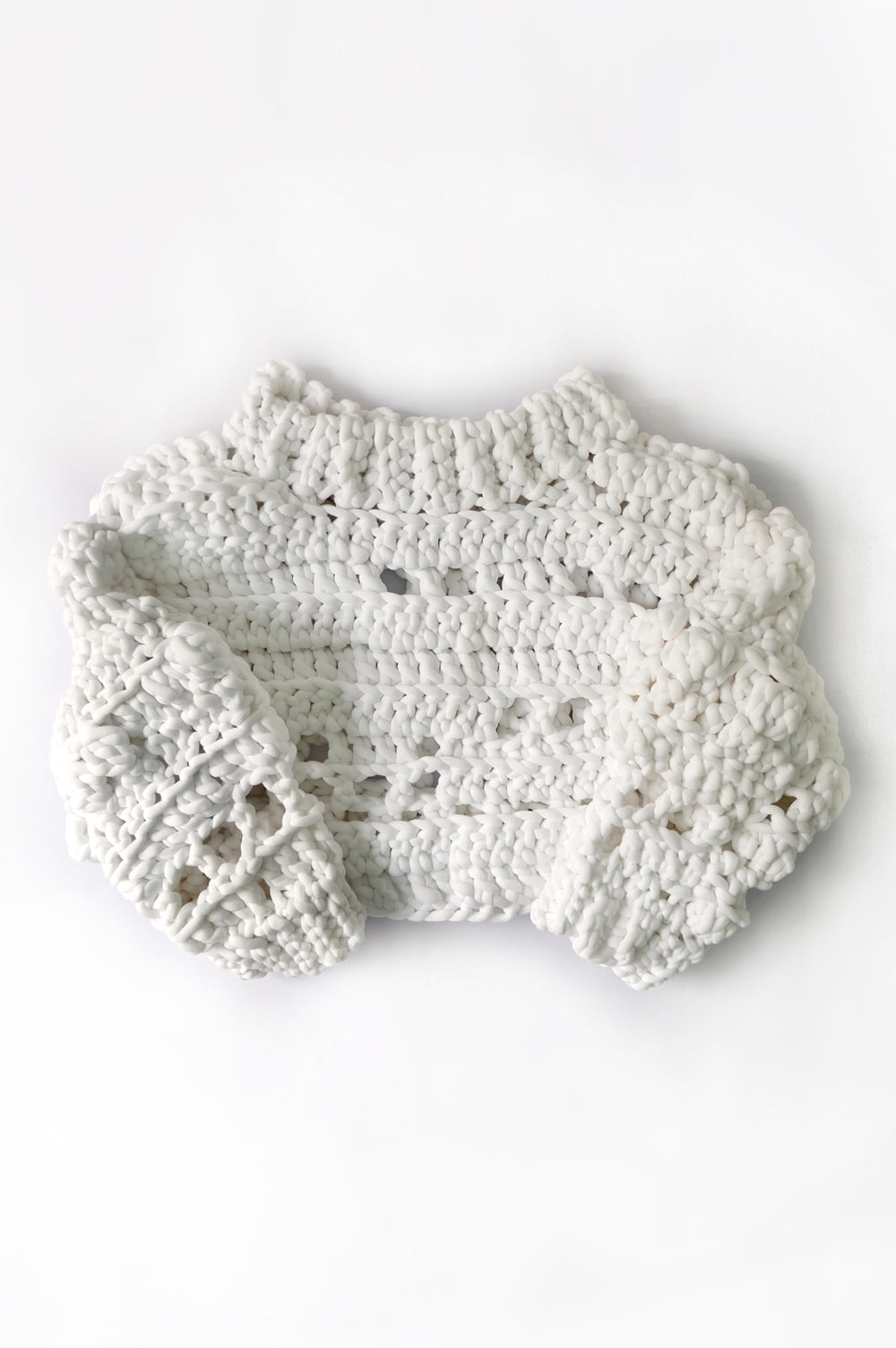 CROCHET SWEATER IN WHITE CHUNKY YARN image 0
