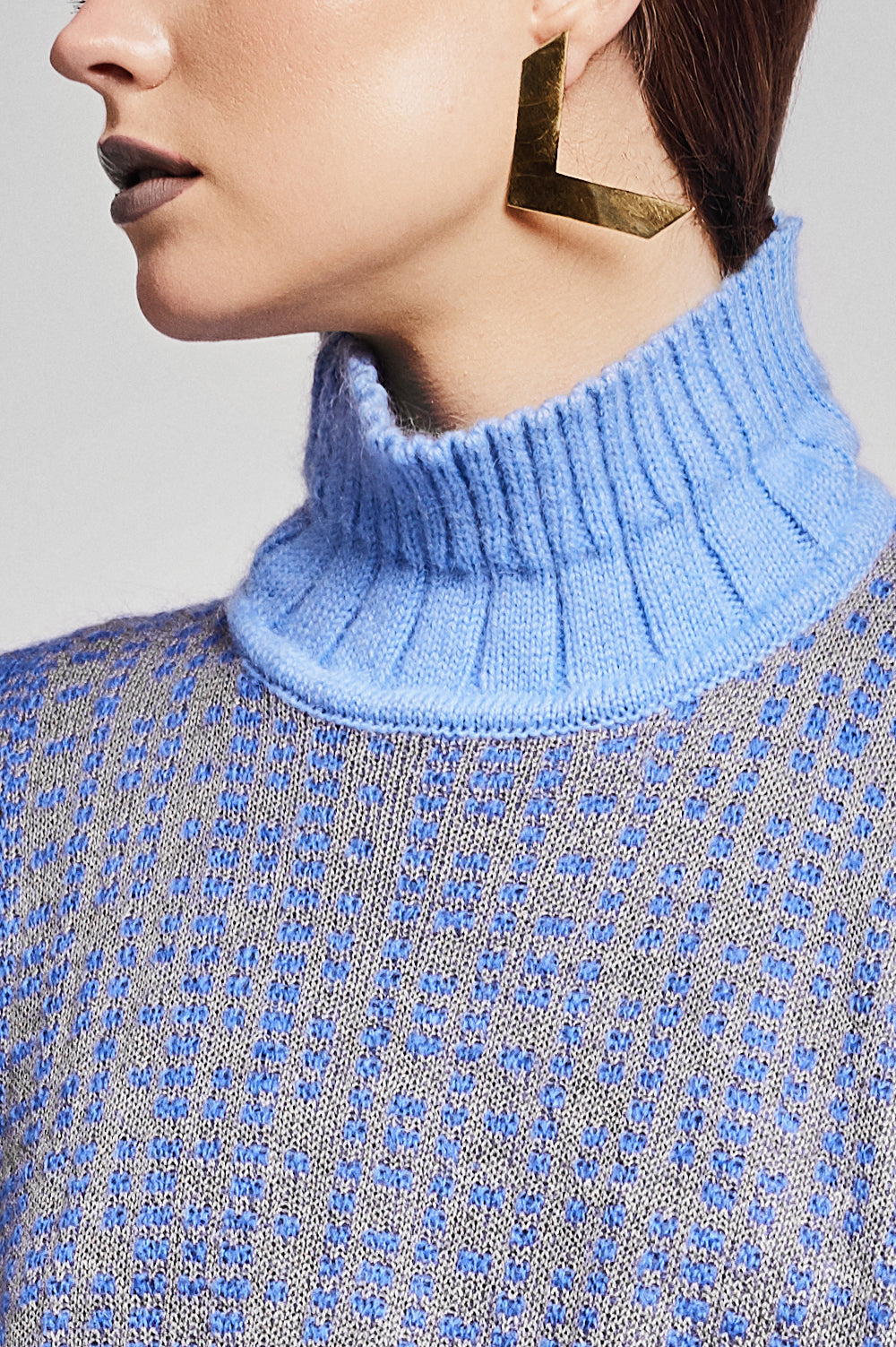 KNITWEAR JACQUARD PONCHO IN BLUE AND GREY WITH DIFFERENT STITCHES image 1
