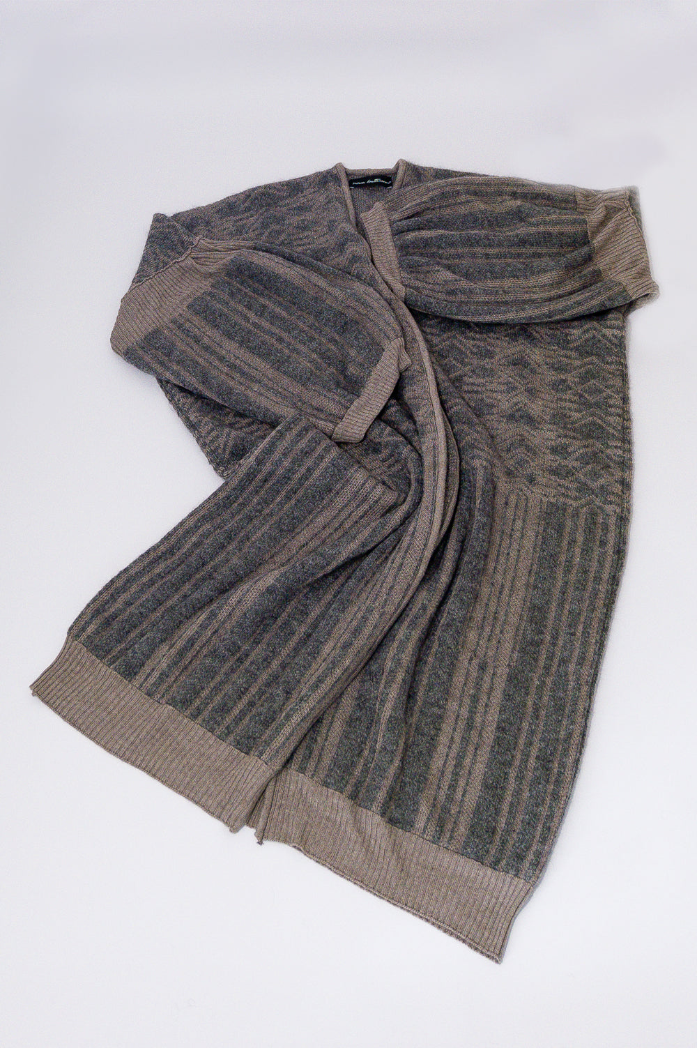 KNITWEAR JACQUARD KIMONO IN GREY AND BEIGE WITH LONG SLEEVES image 3