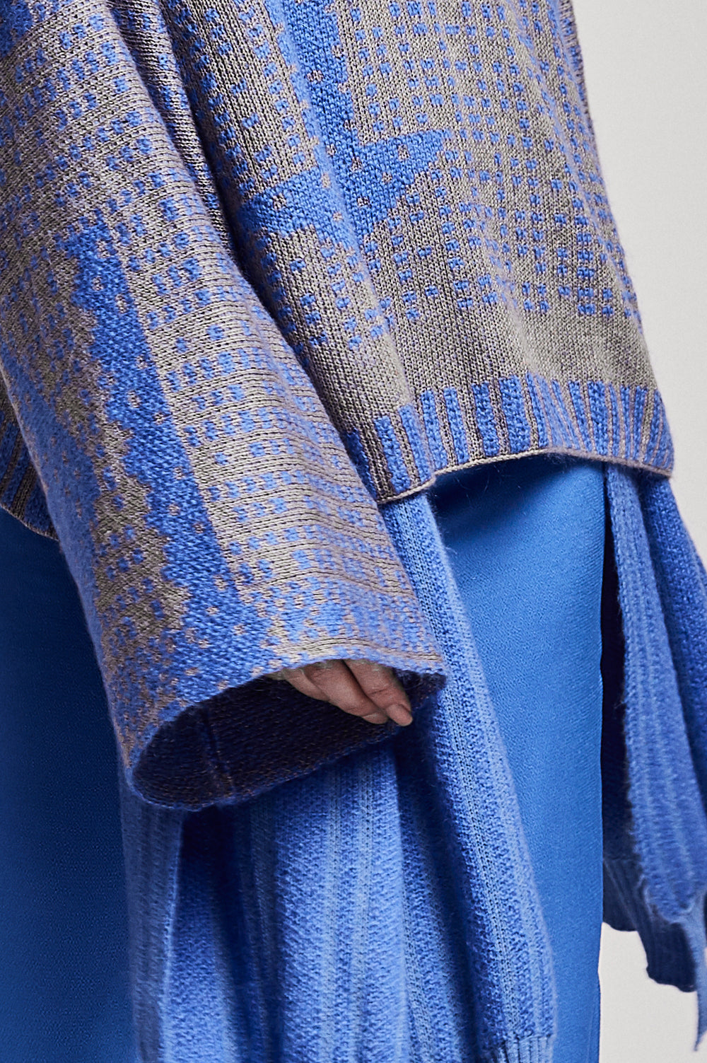 KNITWEAR JACQUARD SWEATER IN BLUE AND GREY WITH LONG STRAIGHT SLEEVES image 1