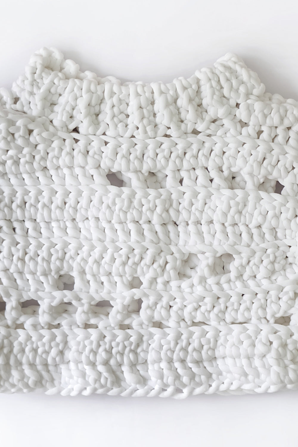 CROCHET SWEATER IN WHITE CHUNKY YARN image 2