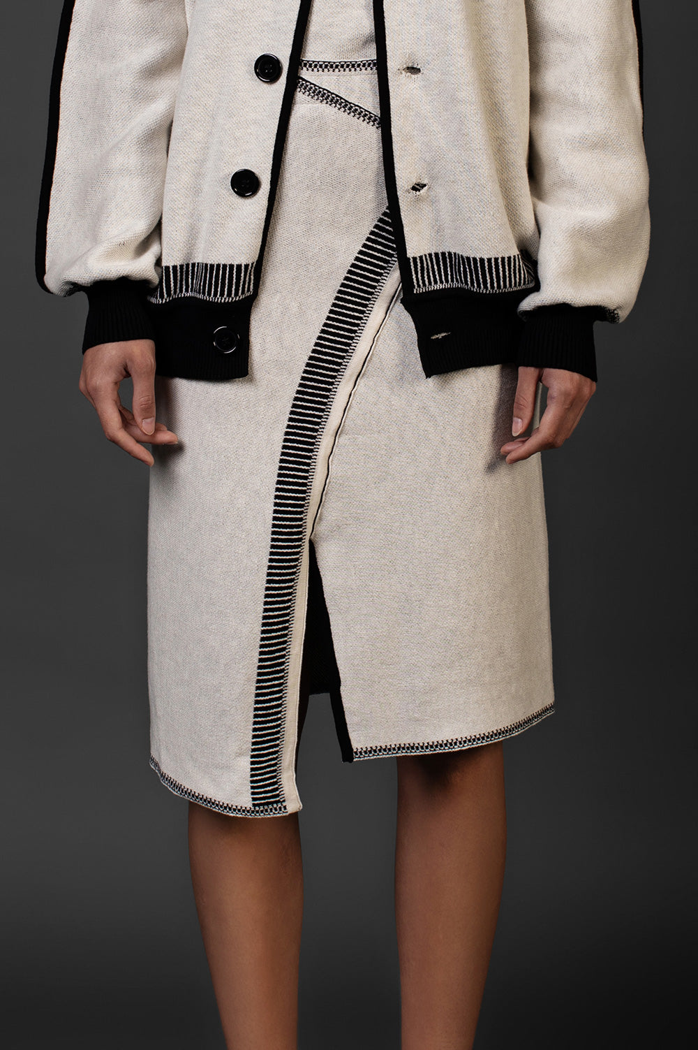KNITWEAR JACQUARD ASYMMETRICAL SKIRT IN WHITE image 2
