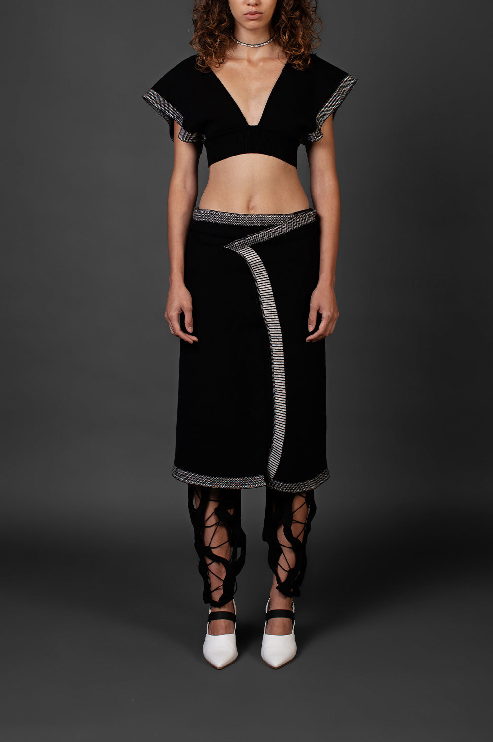 KNITWEAR JACQUARD TOP IN BLACK WITH V-NECK image 0