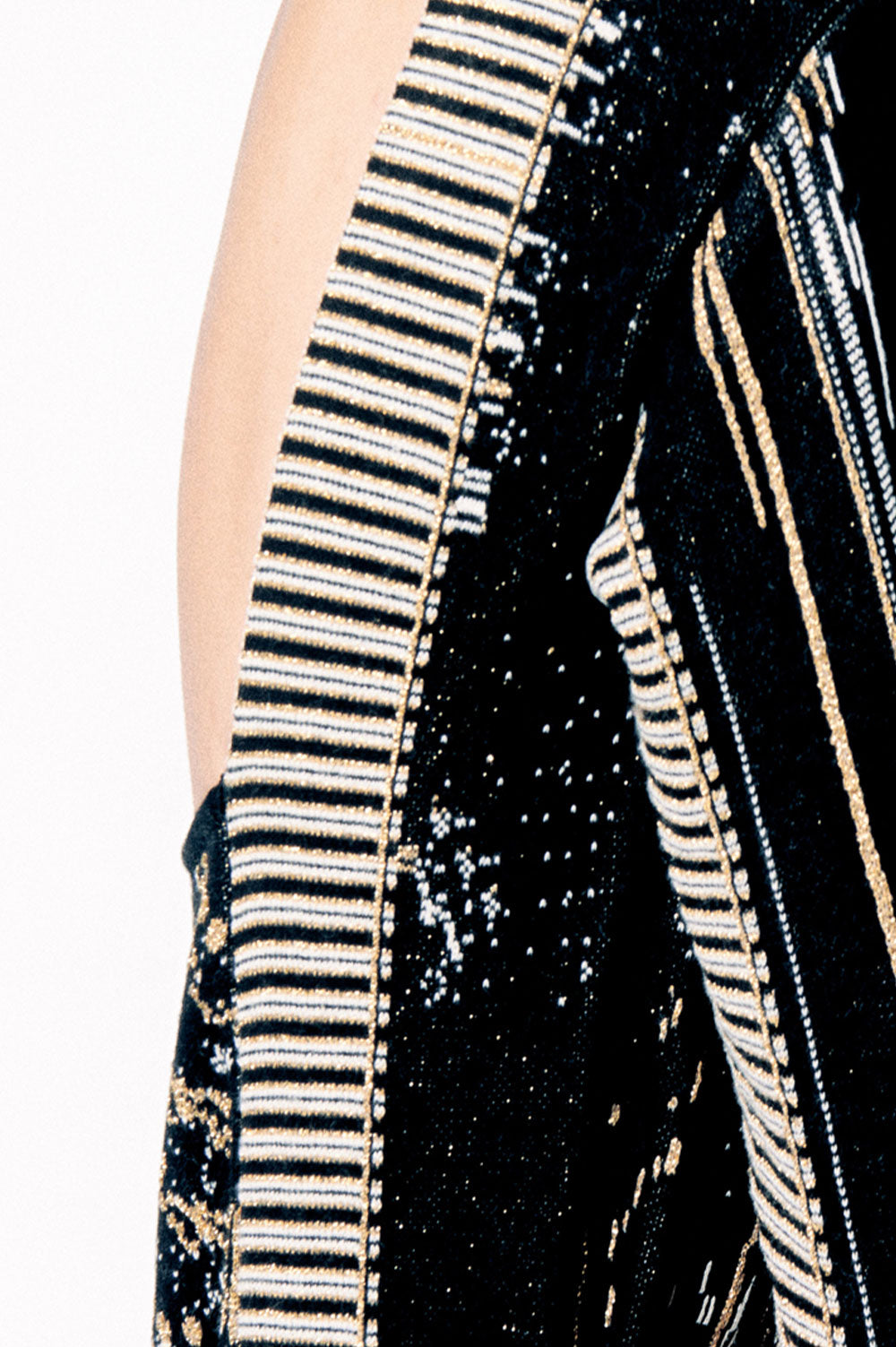OPEN-BACK GOLD AND BLACK JACQUARD PARTY DRESS image 6
