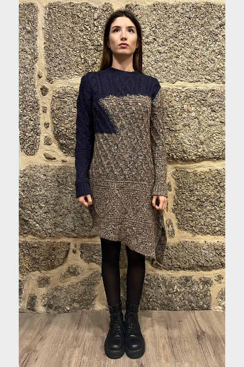 Assymetrix knit dress with long sleeves in dark blue and brown image 1