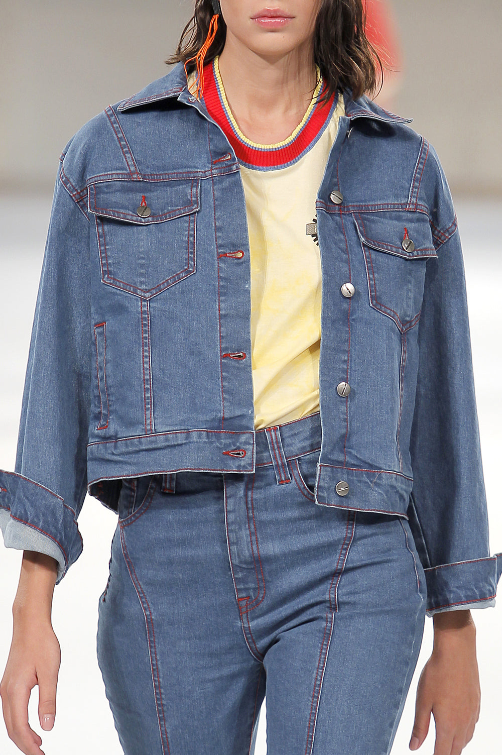 DENIM JACKET WITH EMBROIDERY IN THE BACK AND SLEEVE image 2
