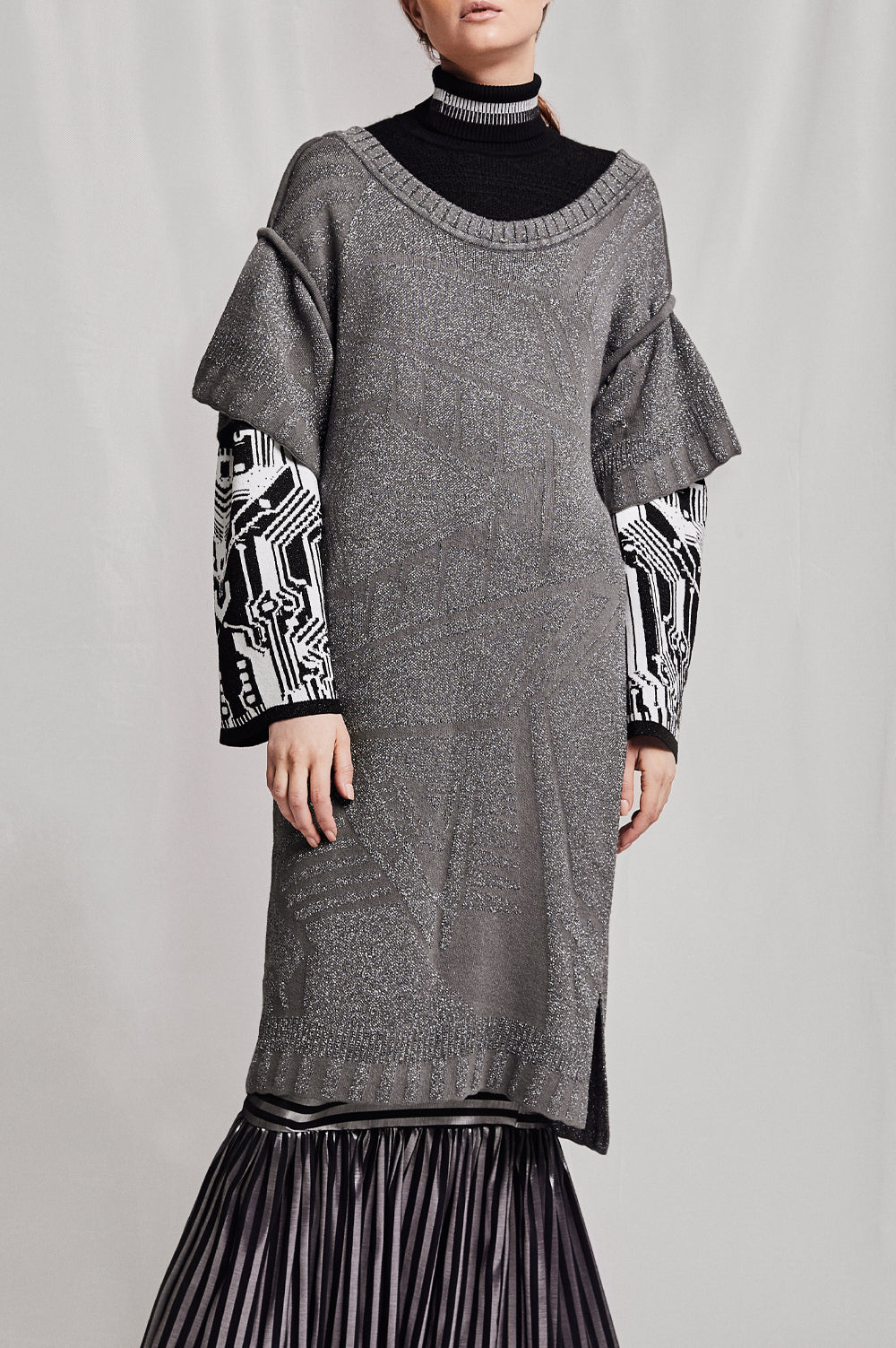 Knitwear Jacquard short sleeve DRESS in shiny grey image 0