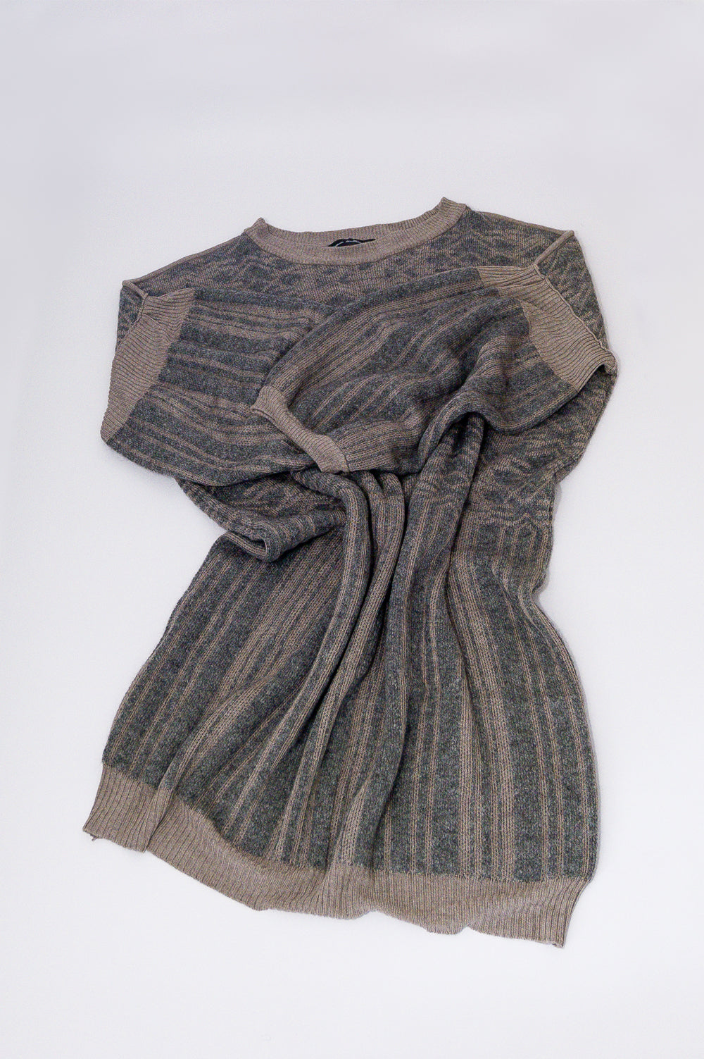 KNITWEAR JACQUARD LONG DRESS IN GREY AND BEIGE image 2