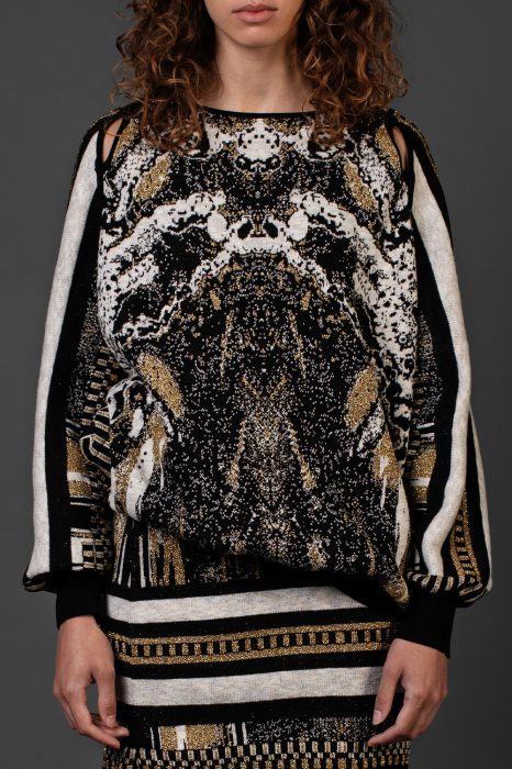 BLACK AND GOLD SWEATER WITH BLACK CUT OUT PIPPING DETAIL