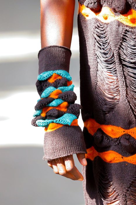 Knitwear gloves knitted by hand machine